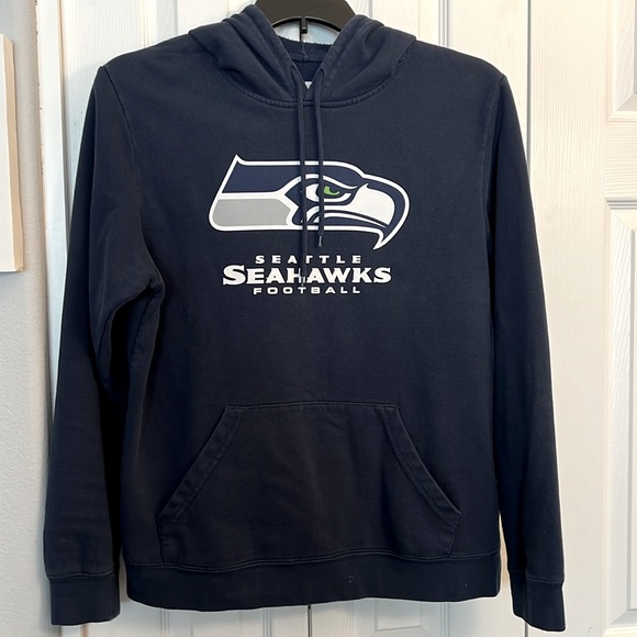 2/$20 Men’s Seattle Seahawk hoodie - Picture 1 of 3